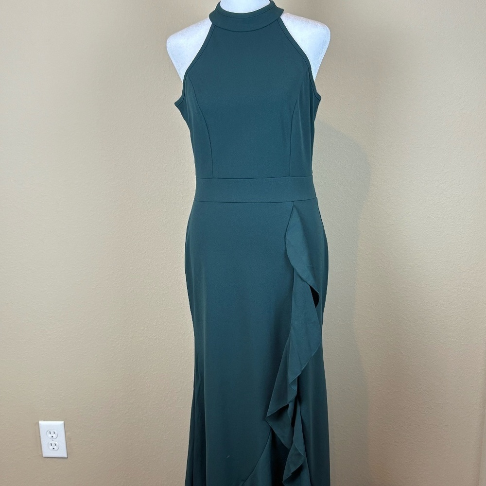 Woosea Green Sleeveless Halter Full Length Gown Formal Dress; Size M with split